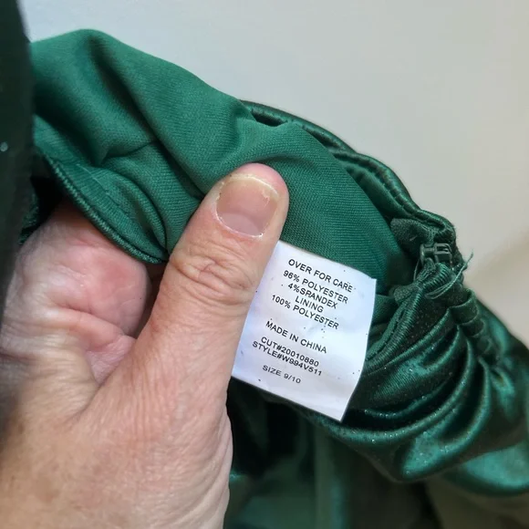 Beautiful Emerald green Prom dress. Worn one time. For reference model is 6 ft. - Picture 4 of 8